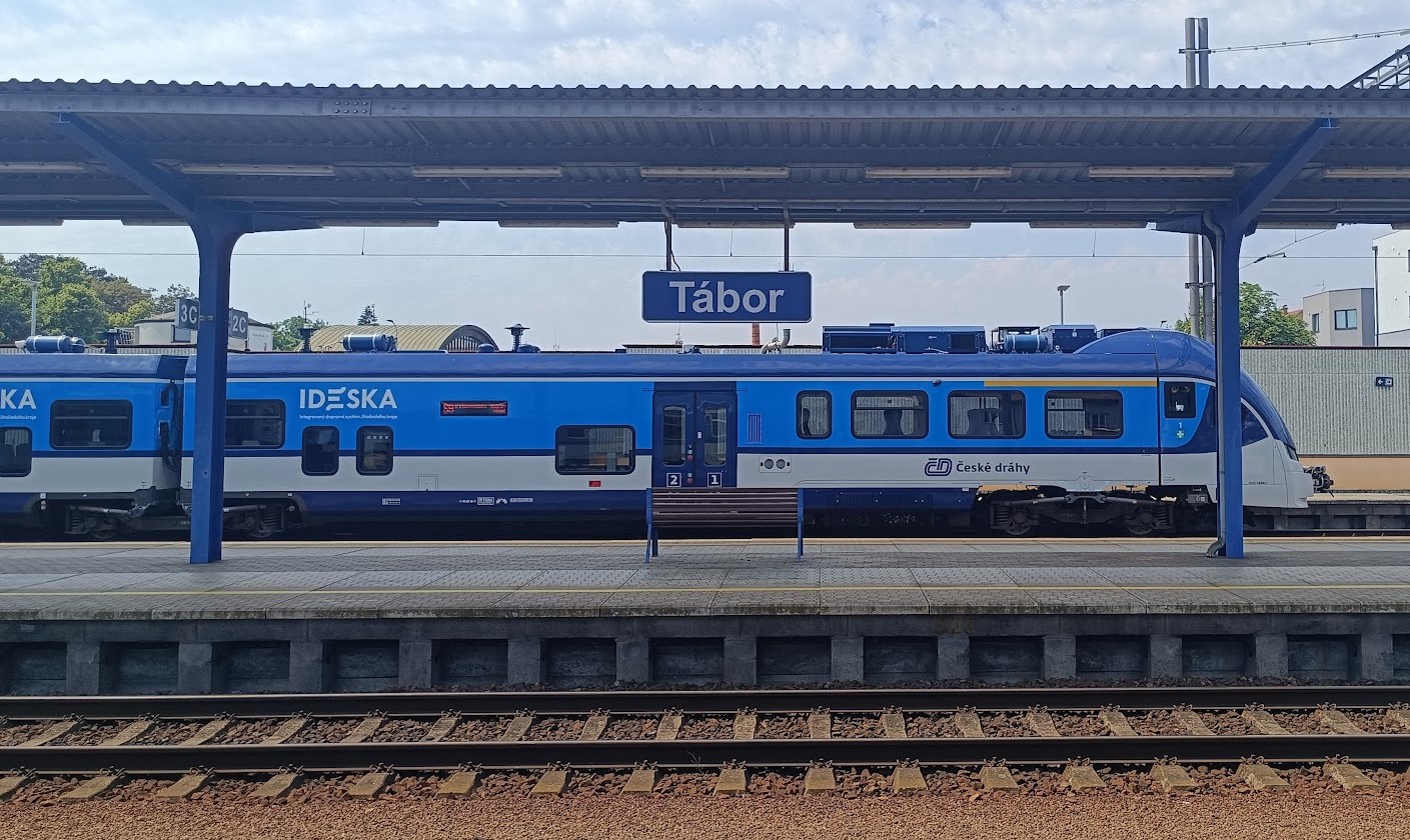 Czech Railways train departing from T&aacute;bor station in the Czech Republic